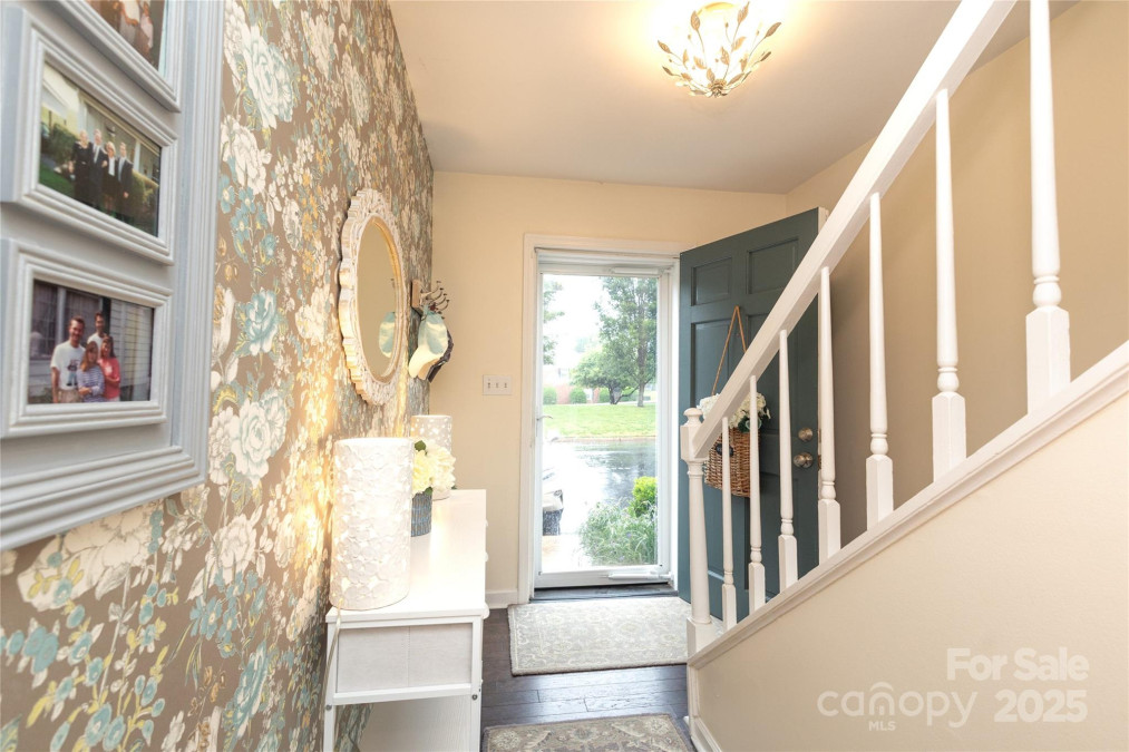 8306 Knights Bridge Rd Charlotte, NC 28210