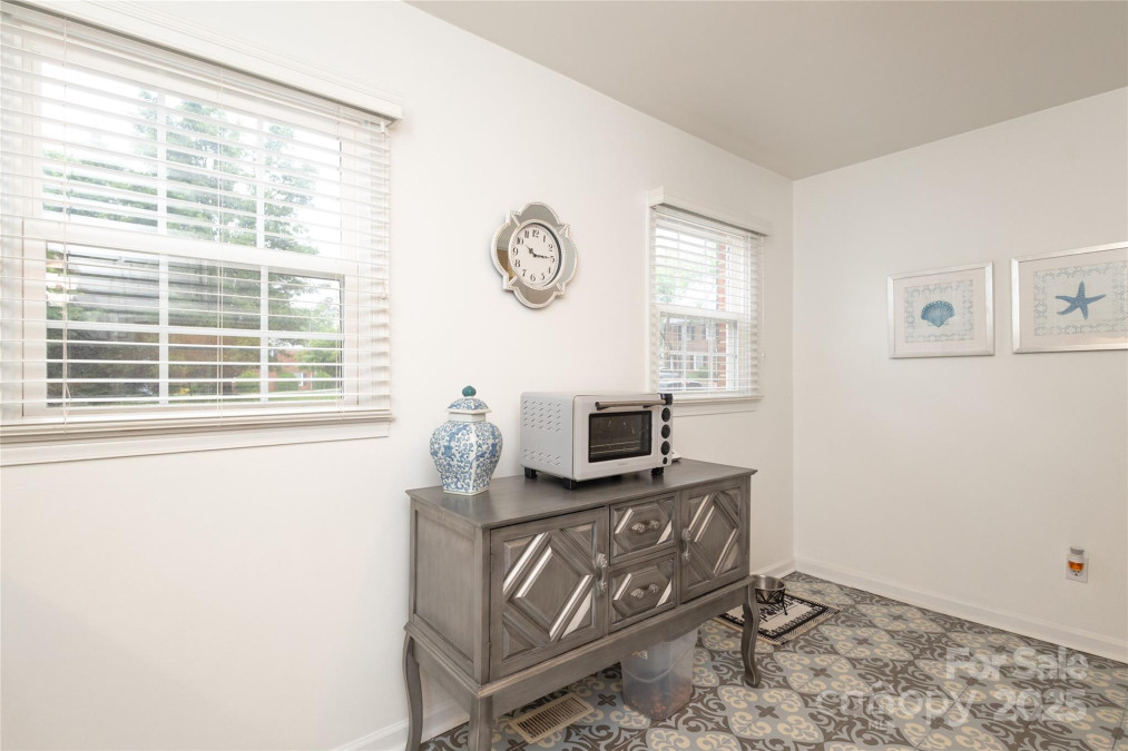 8306 Knights Bridge Rd Charlotte, NC 28210