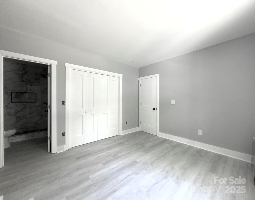 300 Center St Thomasville, NC 27360