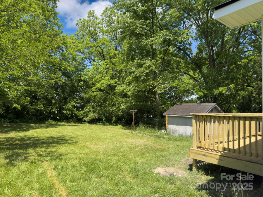300 Center St Thomasville, NC 27360