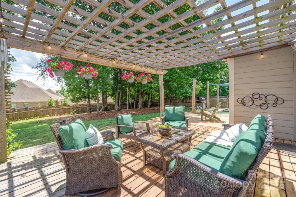 4225 Abernathy Pl Harrisburg, NC 28075