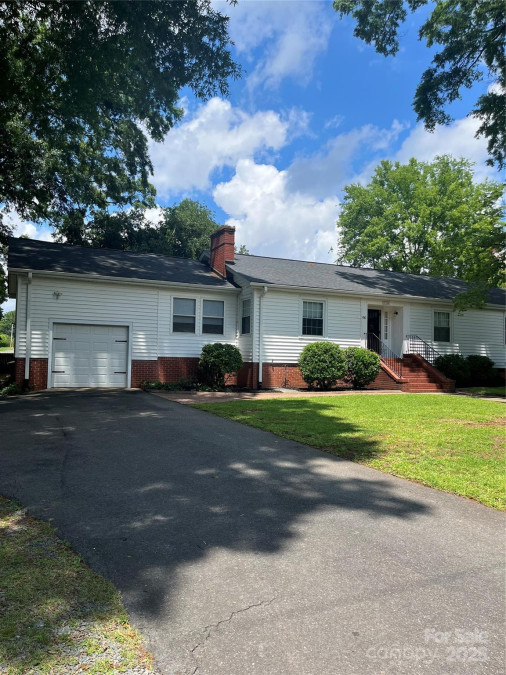 80 Pine St Badin, NC 28097
