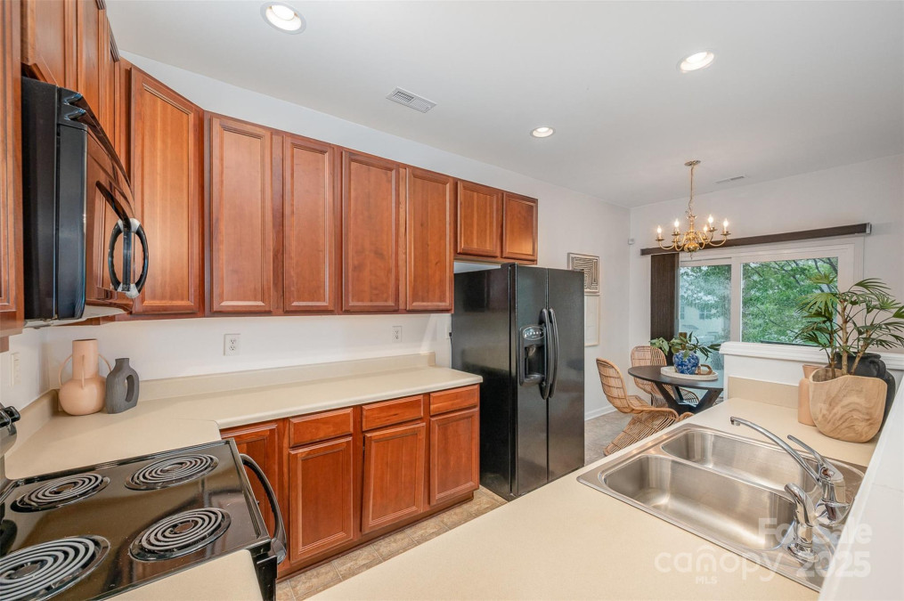 15554 Stronvar House Ln Charlotte, NC 28277