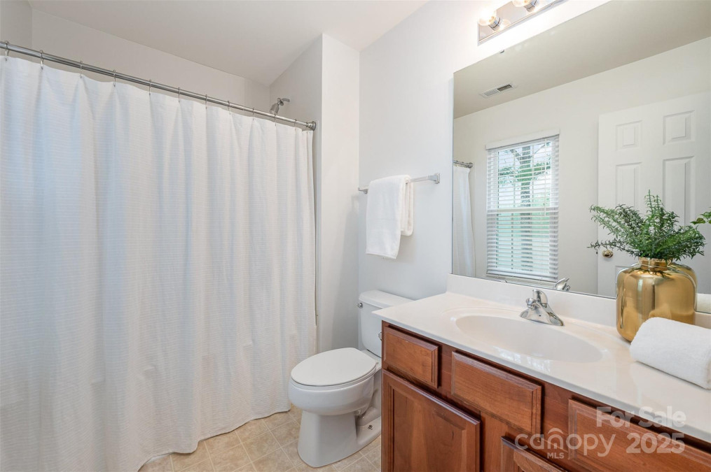 15554 Stronvar House Ln Charlotte, NC 28277
