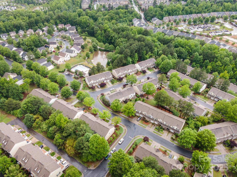15554 Stronvar House Ln Charlotte, NC 28277