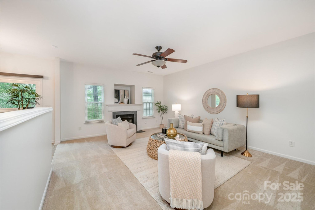 15554 Stronvar House Ln Charlotte, NC 28277