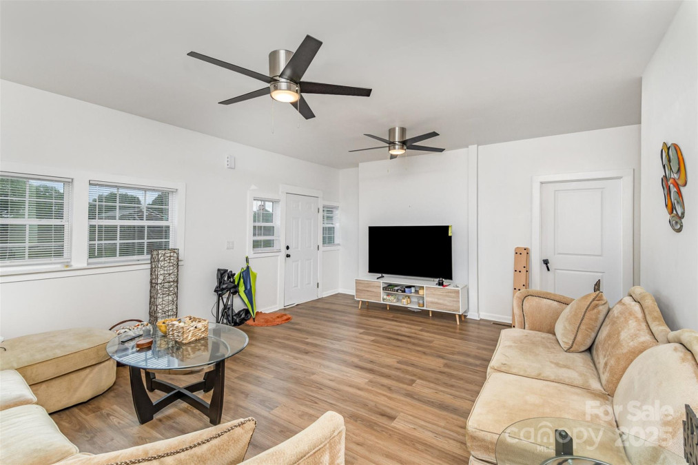417 Broad St Gastonia, NC 28052