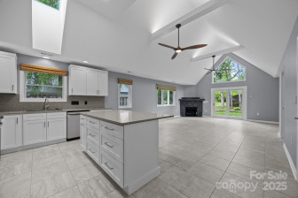41 Beekeeper Trl Swannanoa, NC 28778