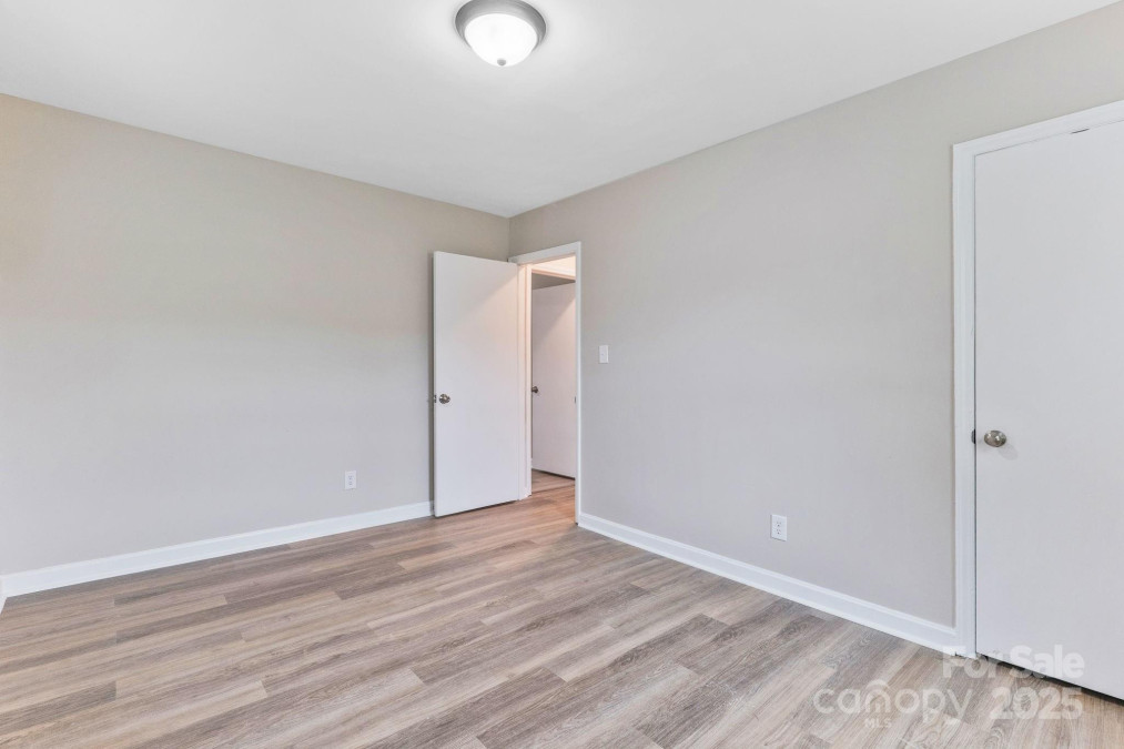 2511 Linwood Rd Gastonia, NC 28052