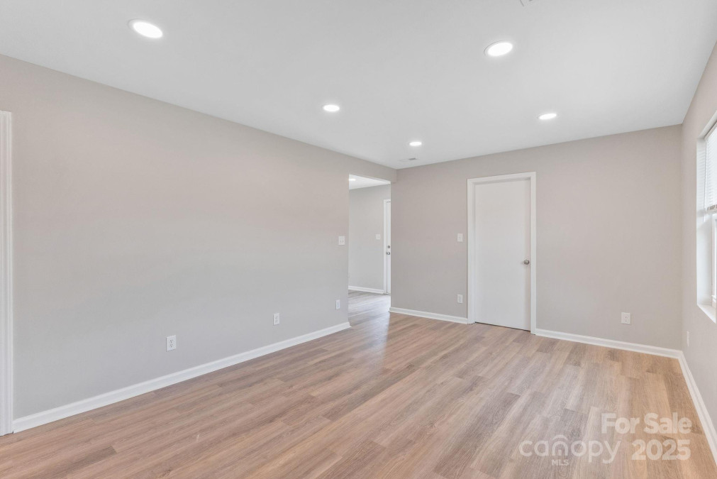 2511 Linwood Rd Gastonia, NC 28052