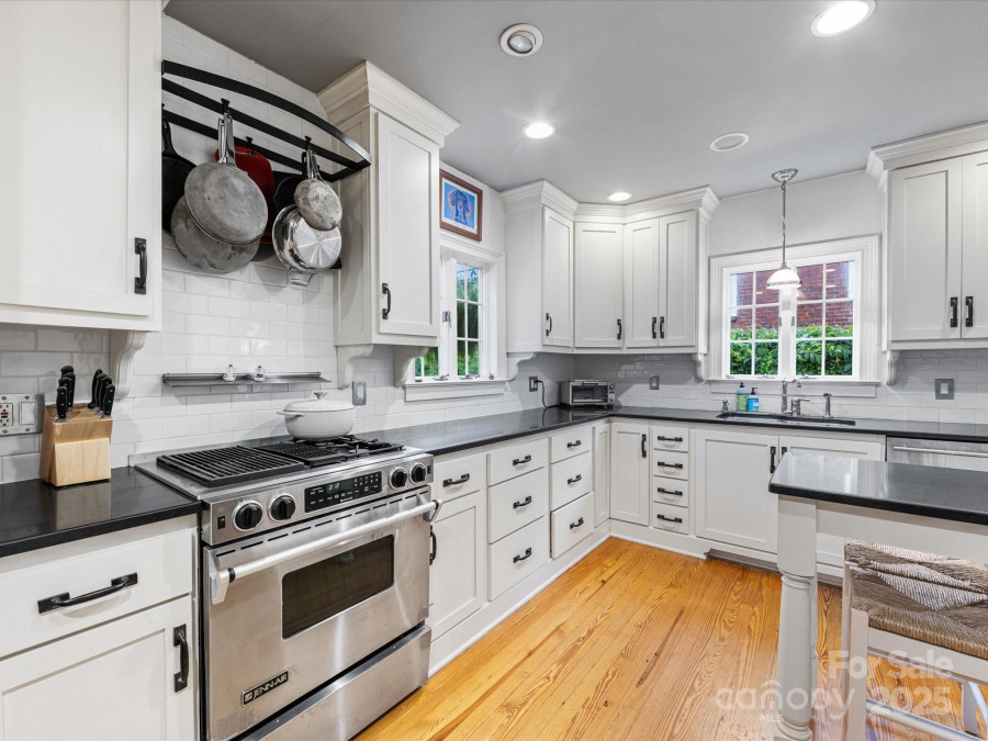 2432 Hassell Pl Charlotte, NC 28209