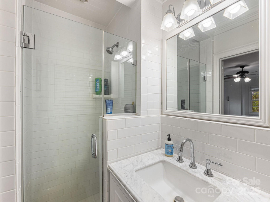 2432 Hassell Pl Charlotte, NC 28209