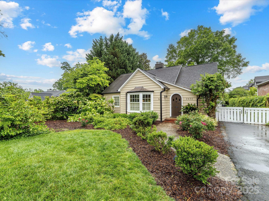 2432 Hassell Pl Charlotte, NC 28209