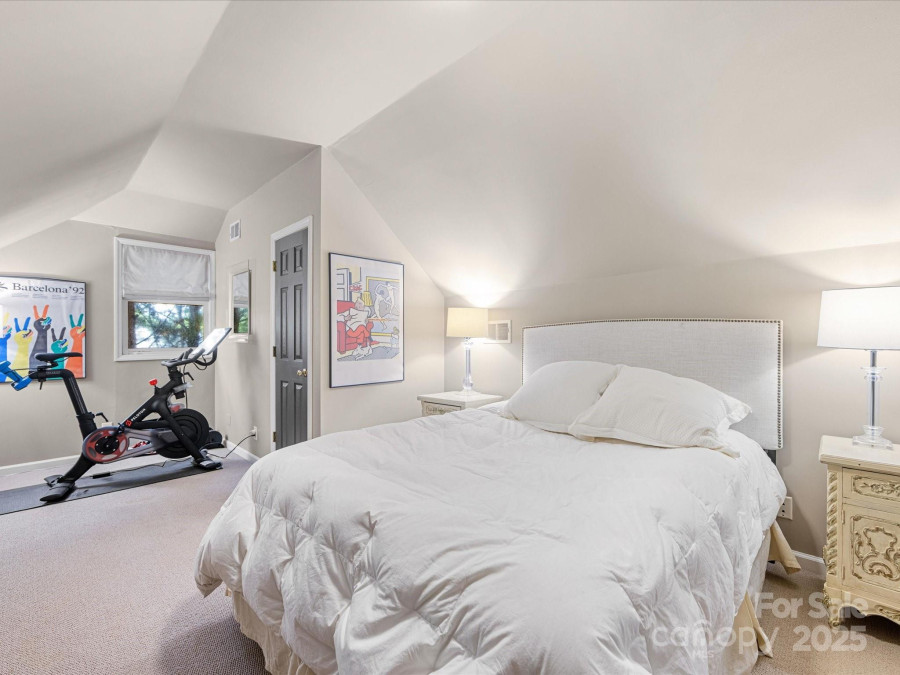 2432 Hassell Pl Charlotte, NC 28209