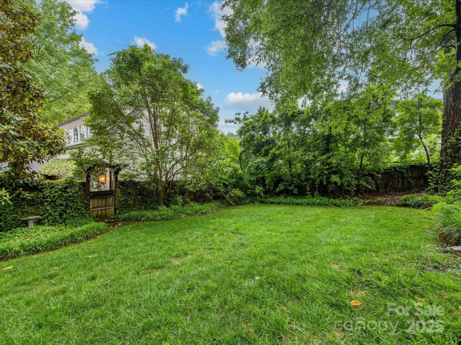 2432 Hassell Pl Charlotte, NC 28209