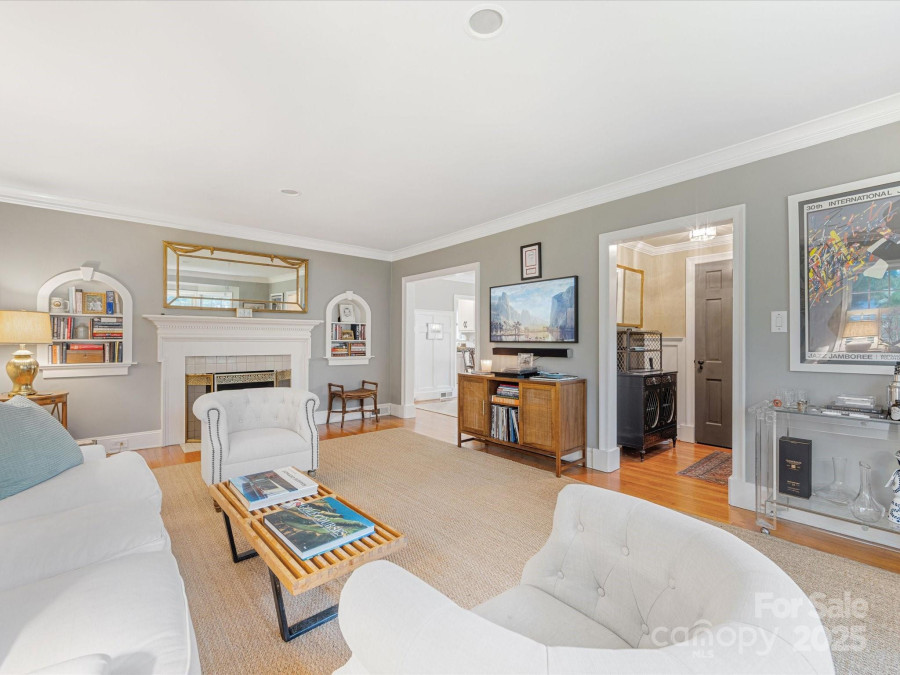 2432 Hassell Pl Charlotte, NC 28209