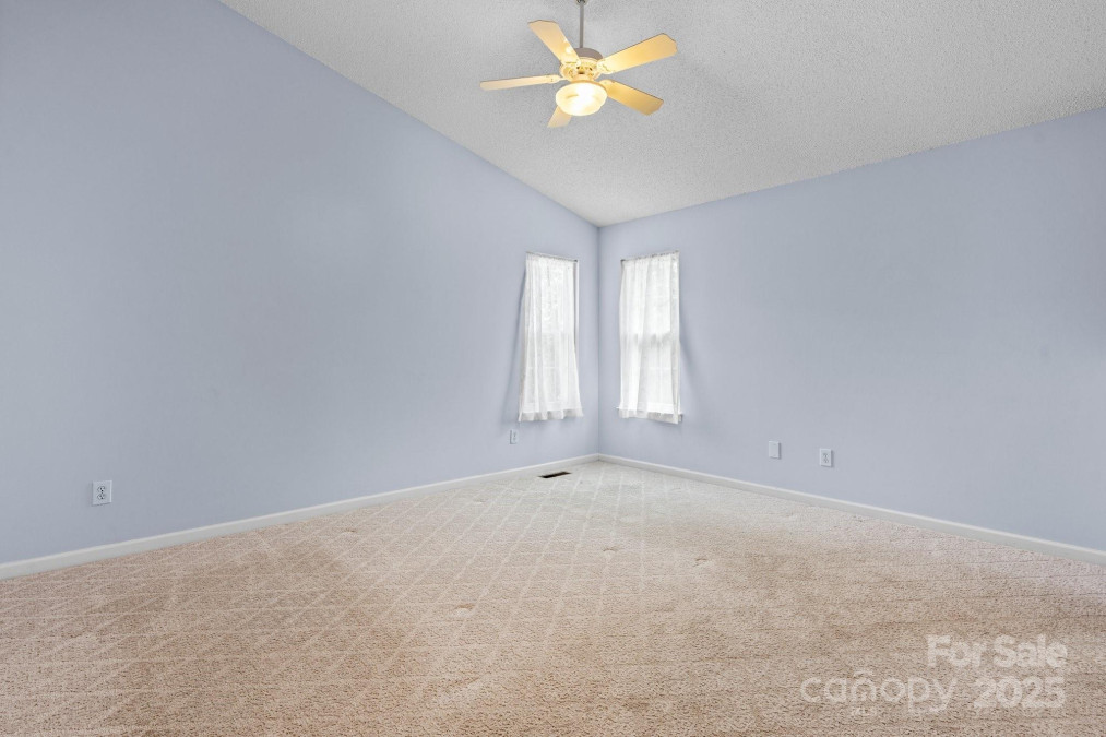 109 Gatwick Ct Statesville, NC 28677