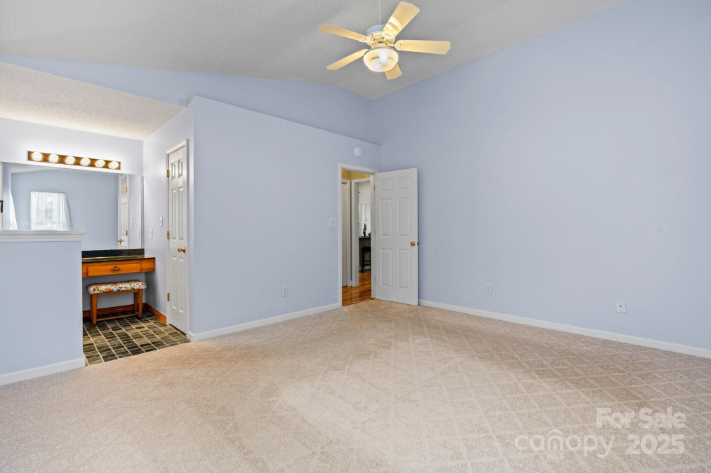 109 Gatwick Ct Statesville, NC 28677
