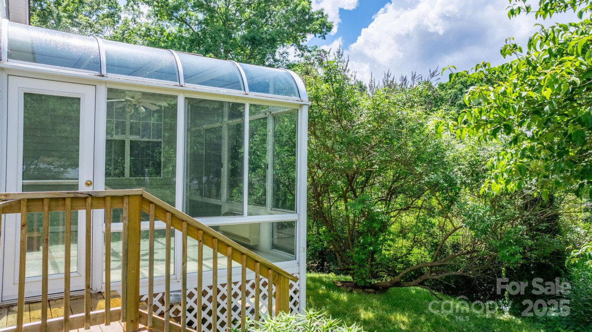 109 Gatwick Ct Statesville, NC 28677