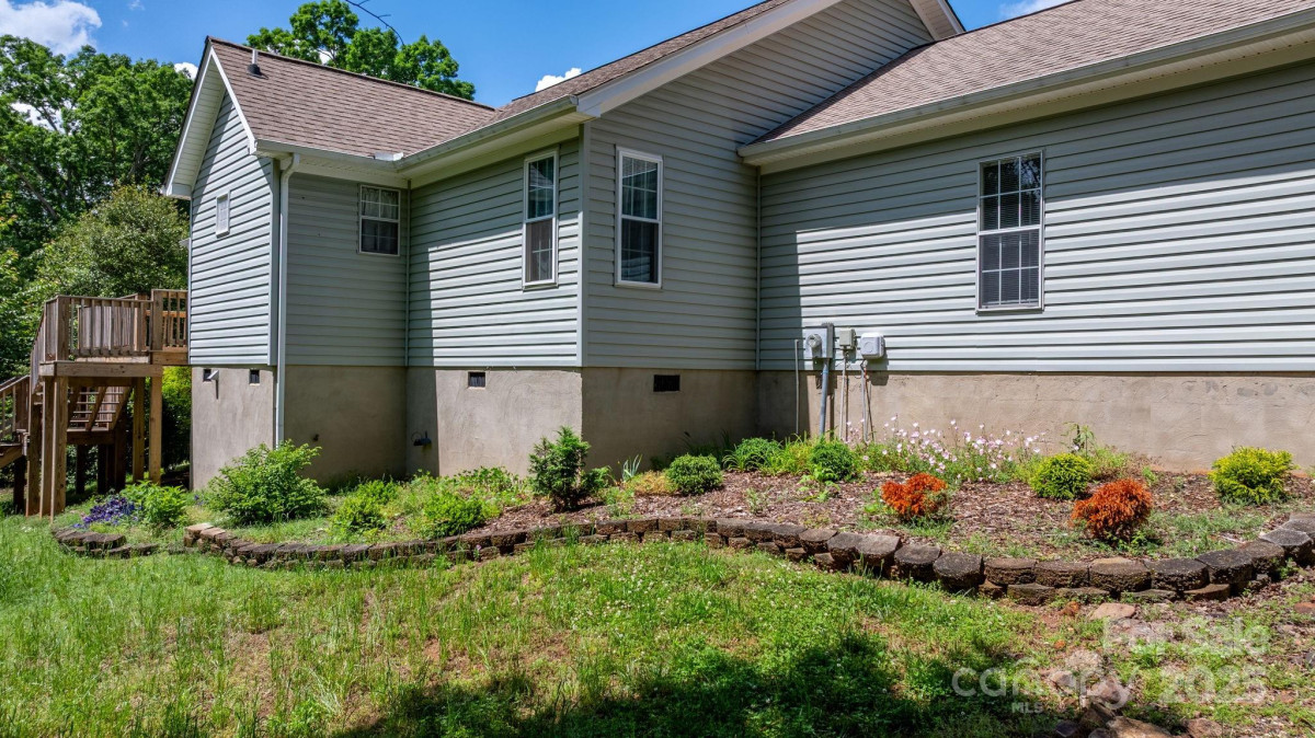 109 Gatwick Ct Statesville, NC 28677