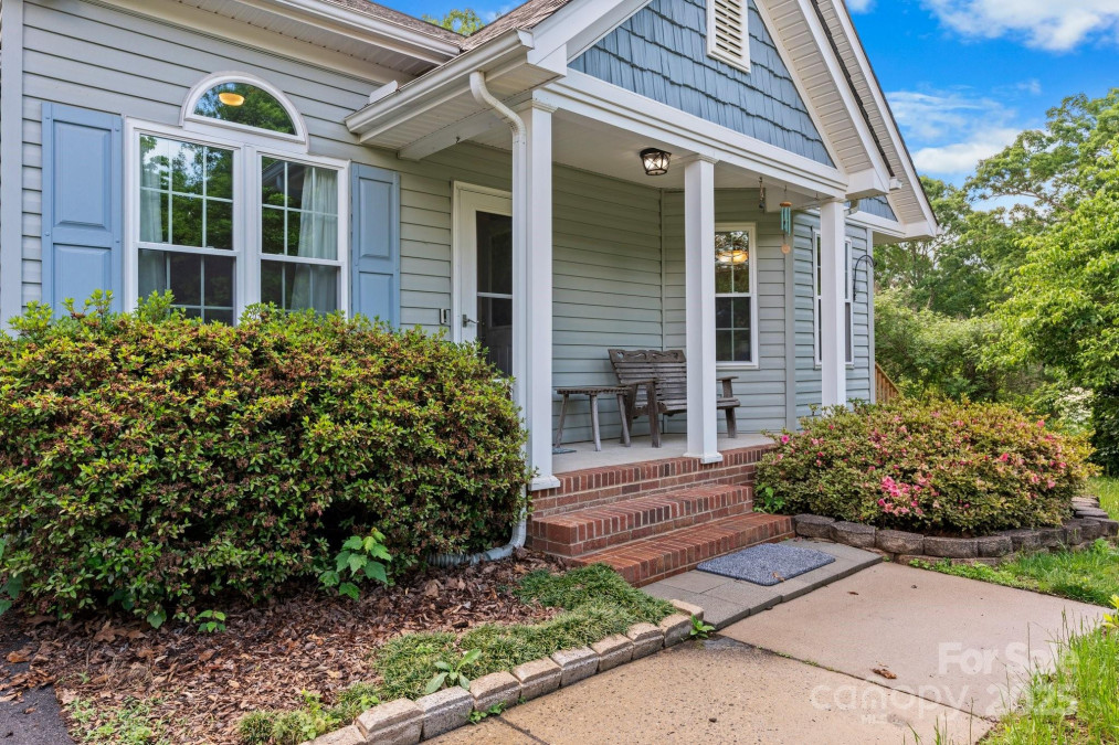 109 Gatwick Ct Statesville, NC 28677