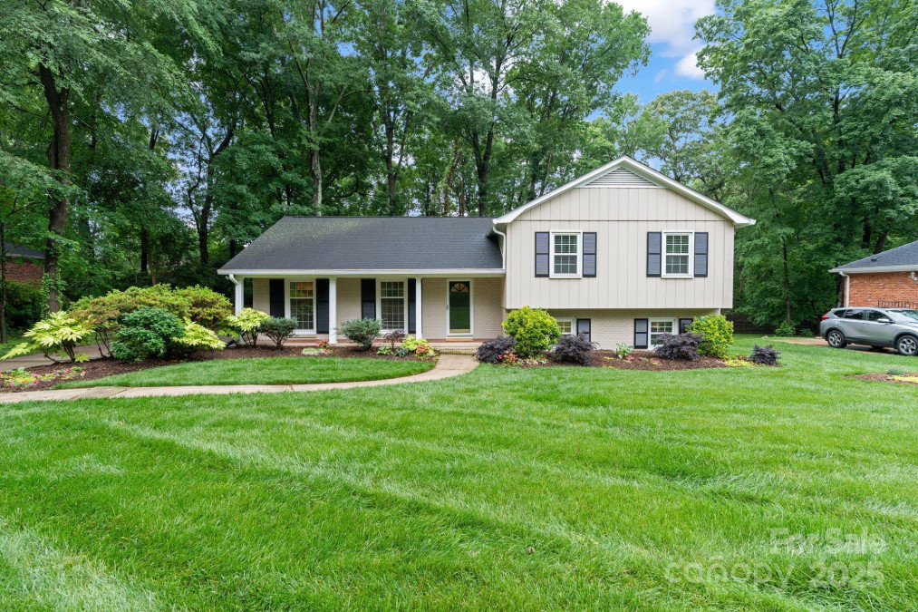 6208 Rocky Falls Rd Charlotte, NC 28211