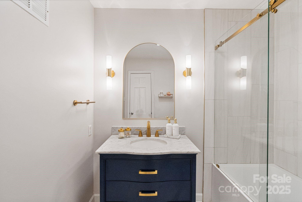 6208 Rocky Falls Rd Charlotte, NC 28211