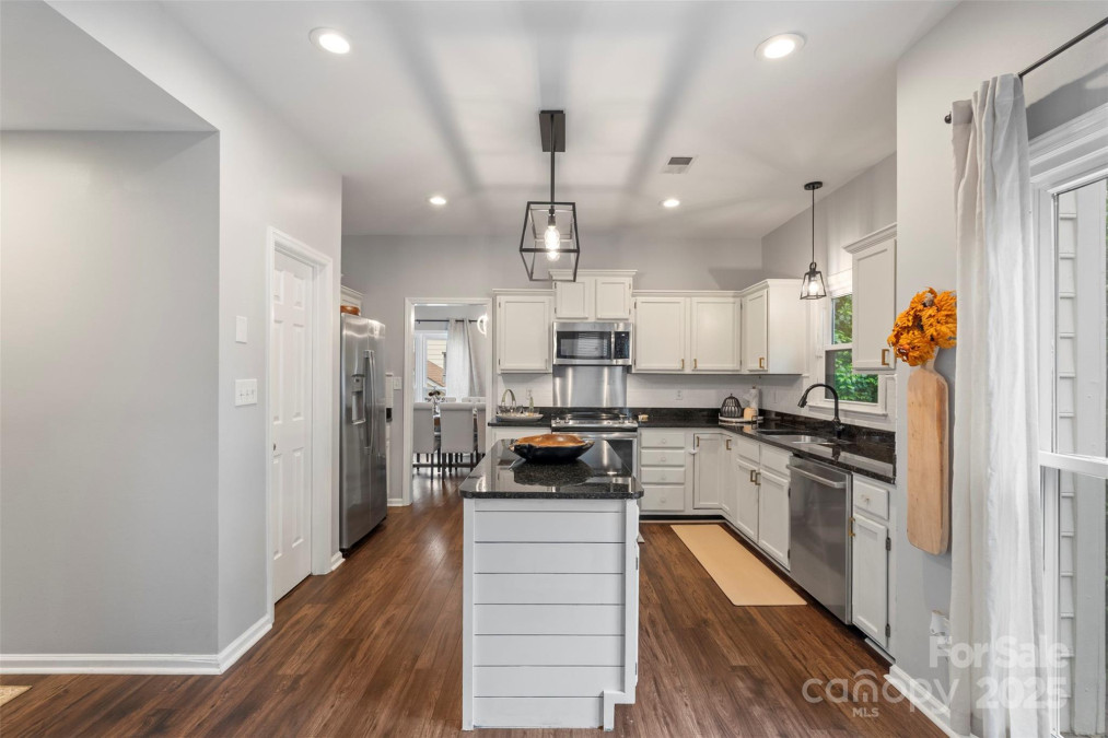 8605 Tamarron Dr Charlotte, NC 28277