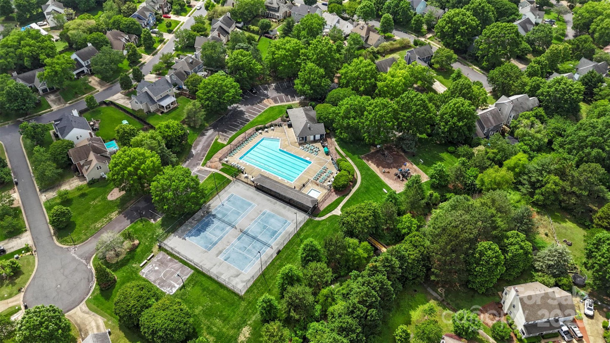 8605 Tamarron Dr Charlotte, NC 28277