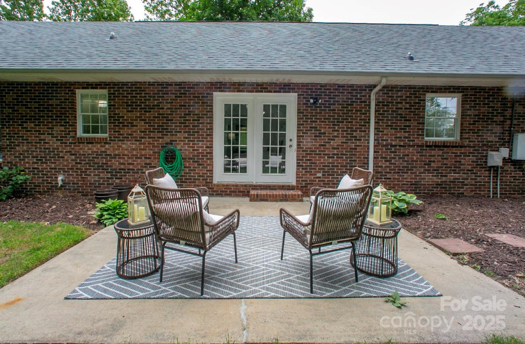 1610 Ford St Charlotte, NC 28216