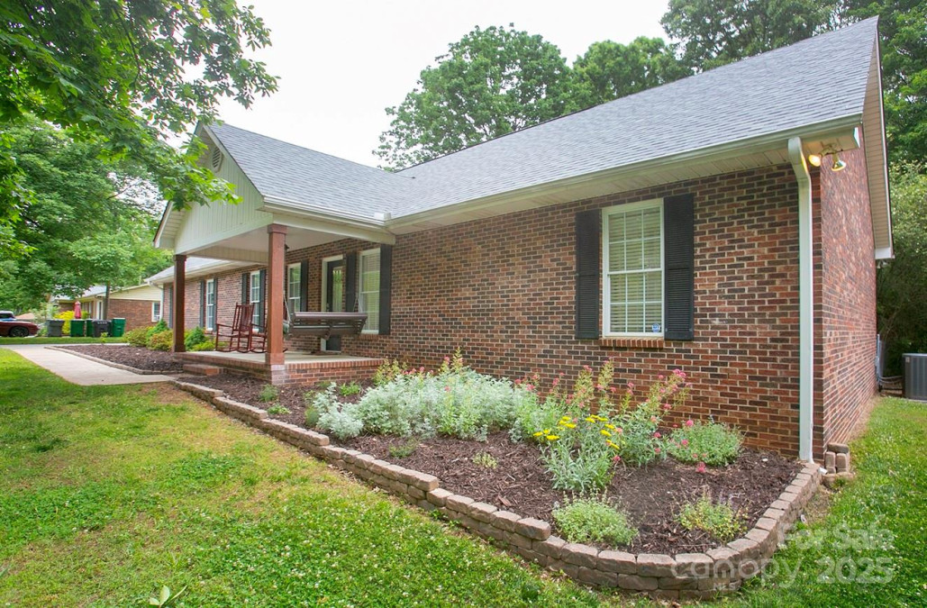 1610 Ford St Charlotte, NC 28216