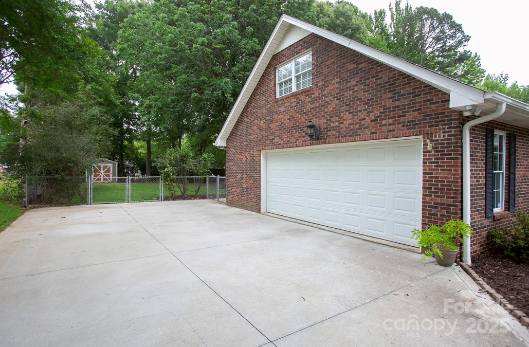 1610 Ford St Charlotte, NC 28216