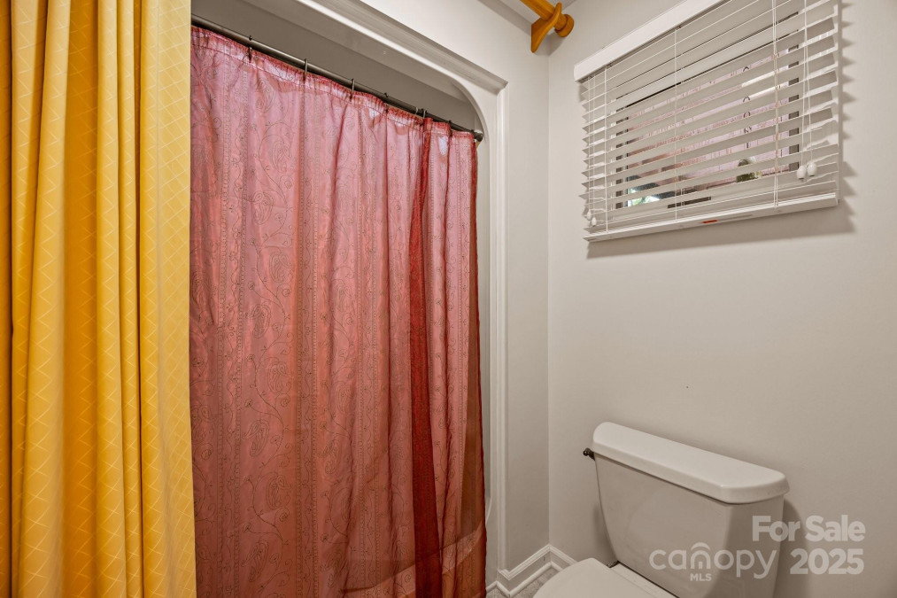 5 Governors Dr Hendersonville, NC 28791