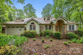 5 Governors Dr Hendersonville, NC 28791