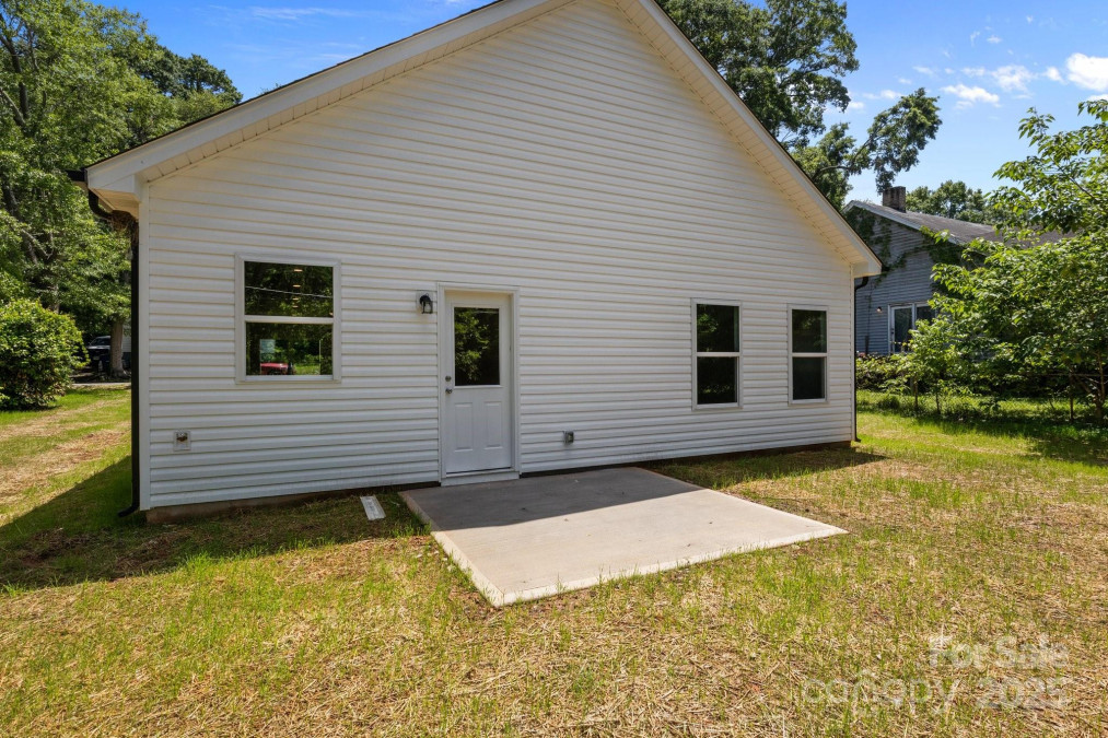706 Live Oak St Shelby, NC 28150