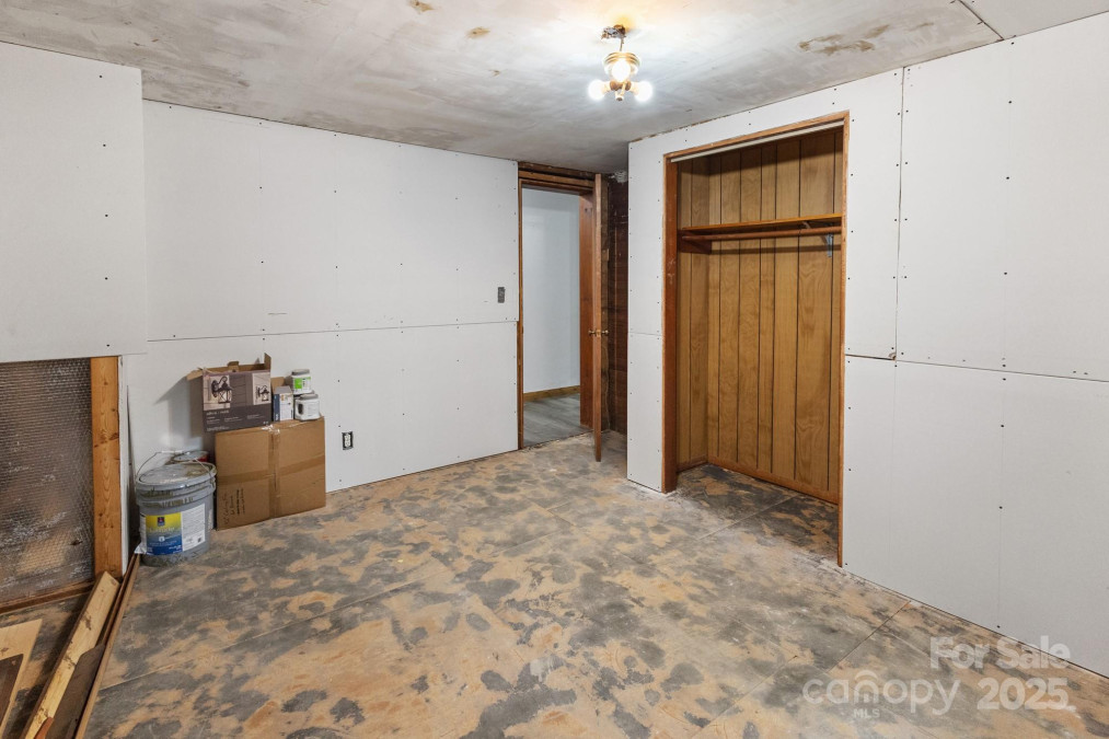 2235 Nc 126 Hw Morganton, NC 28655