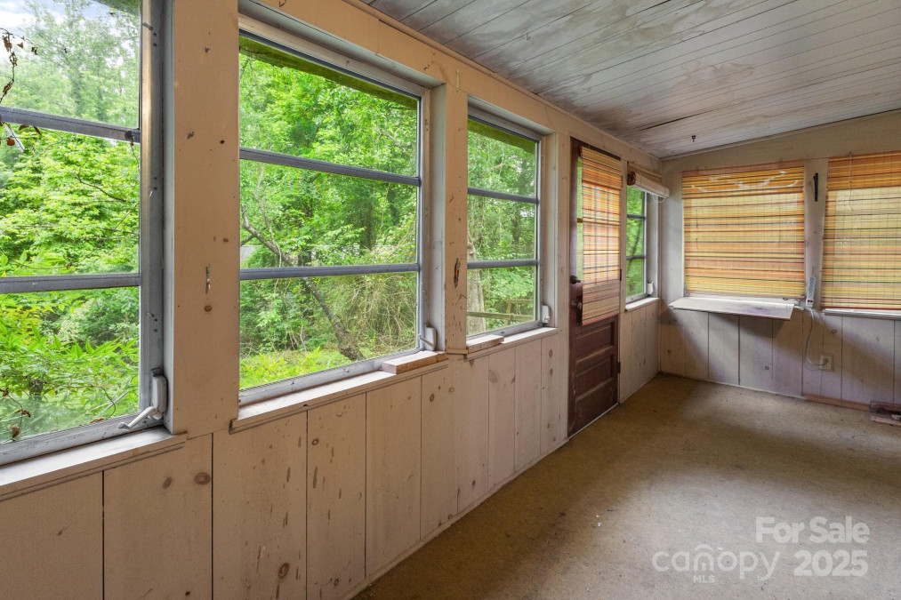 2235 Nc 126 Hw Morganton, NC 28655