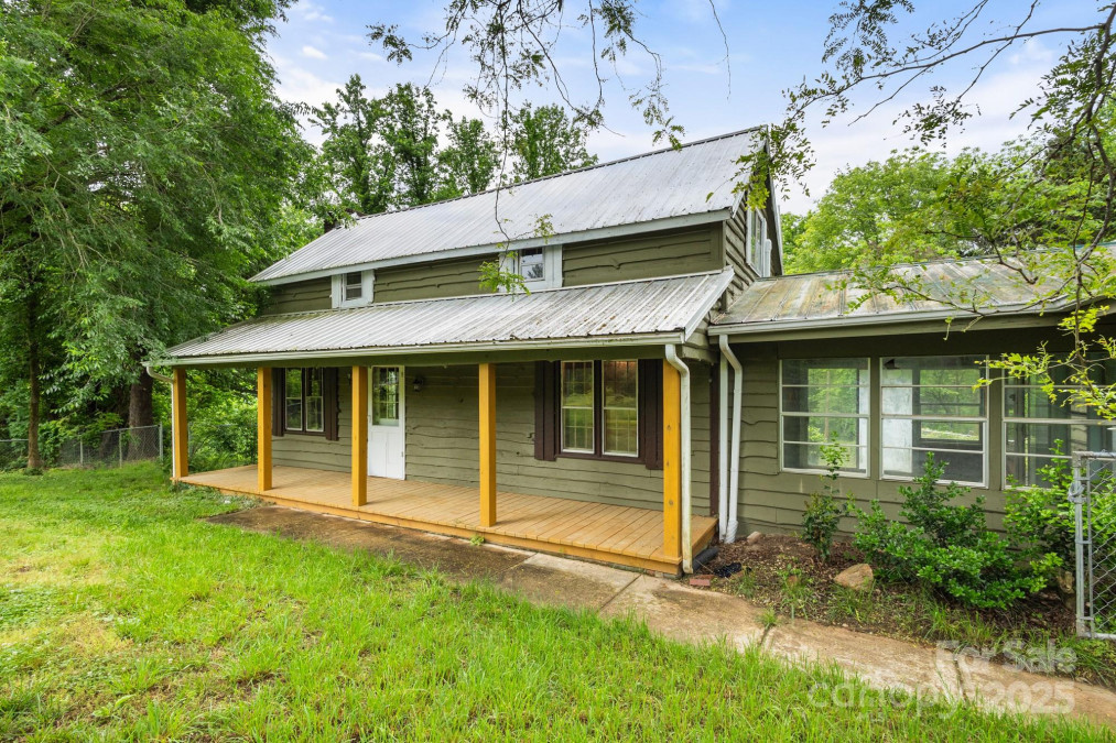 2235 Nc 126 Hw Morganton, NC 28655