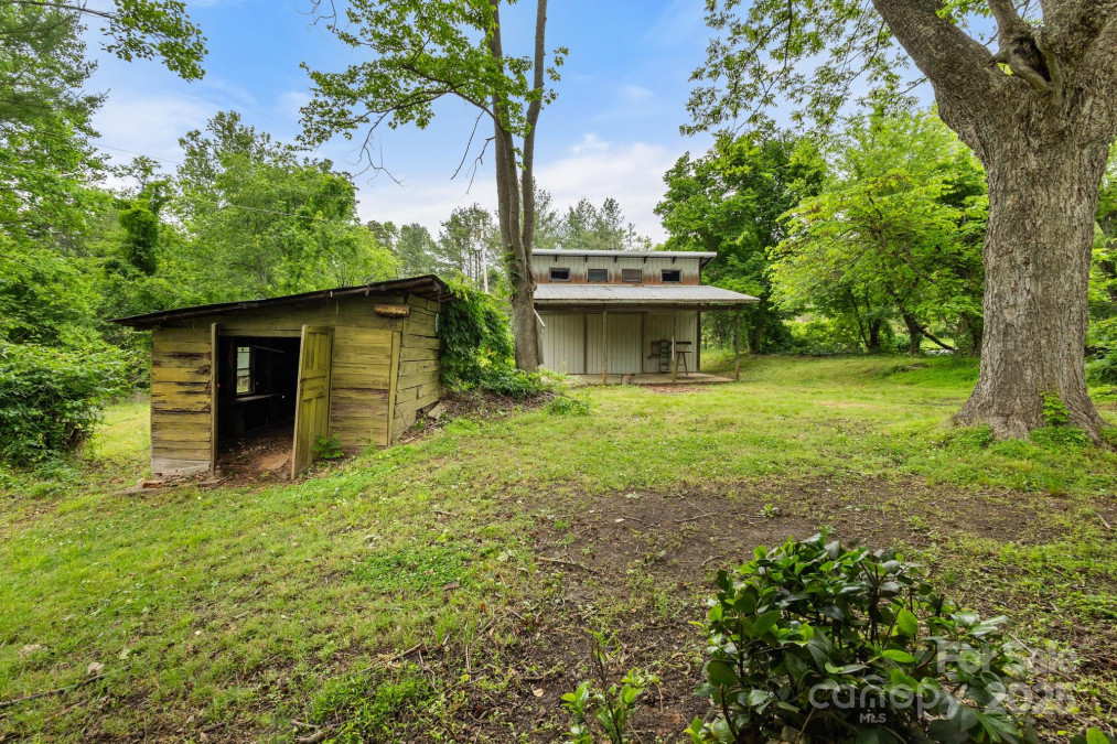 2235 Nc 126 Hw Morganton, NC 28655