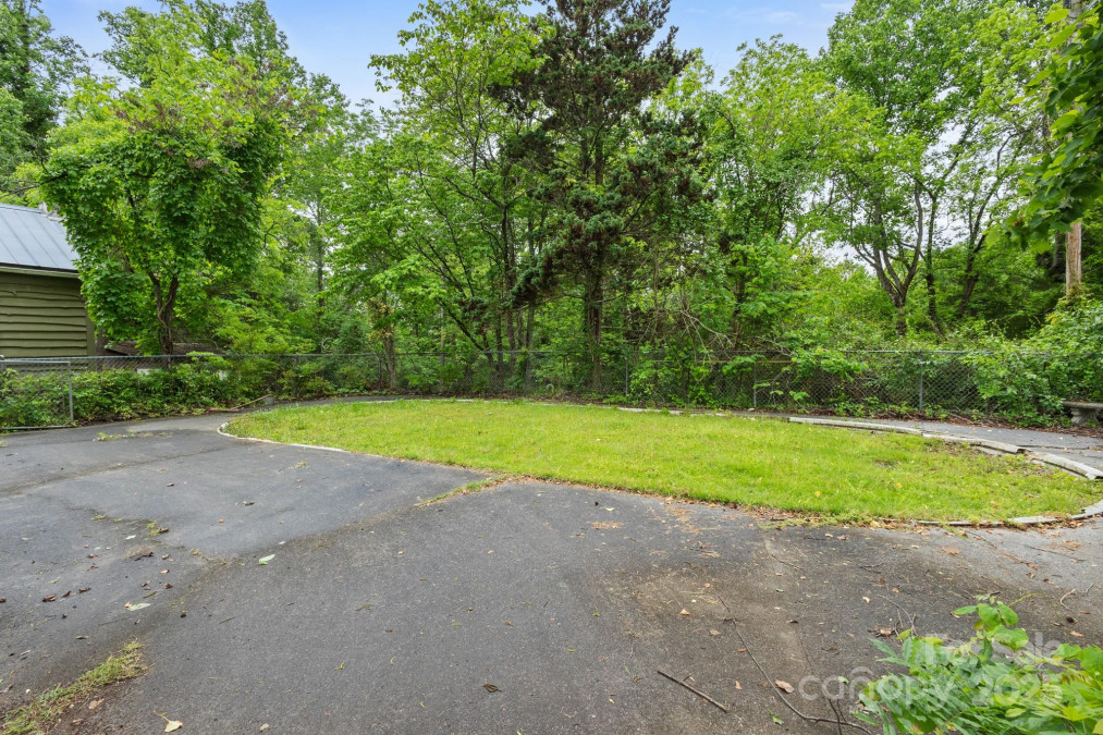 2235 Nc 126 Hw Morganton, NC 28655
