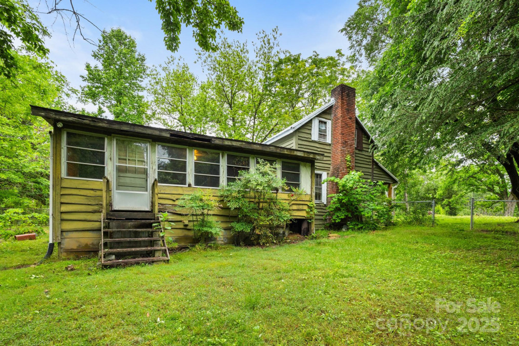2235 Nc 126 Hw Morganton, NC 28655