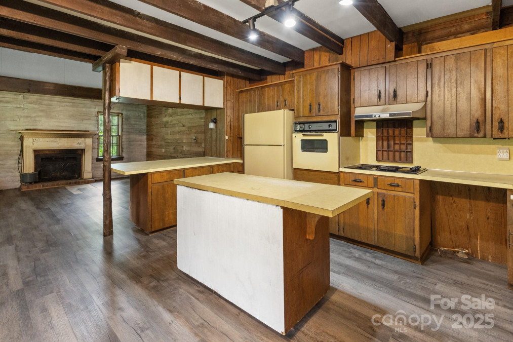 2235 Nc 126 Hw Morganton, NC 28655