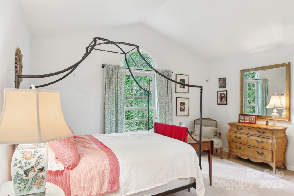107 Camellia Way Hendersonville, NC 28739