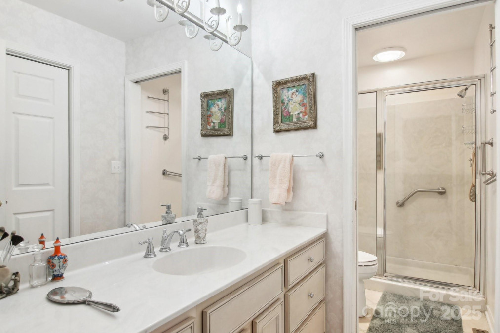 107 Camellia Way Hendersonville, NC 28739