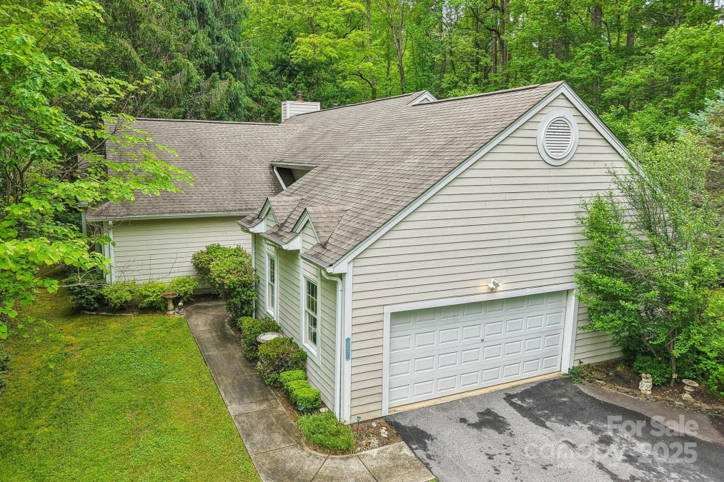 107 Camellia Way Hendersonville, NC 28739