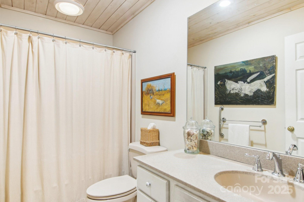 107 Camellia Way Hendersonville, NC 28739