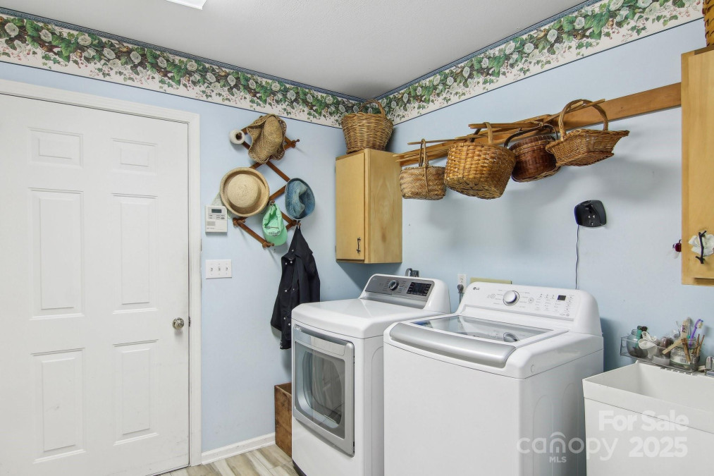 107 Camellia Way Hendersonville, NC 28739