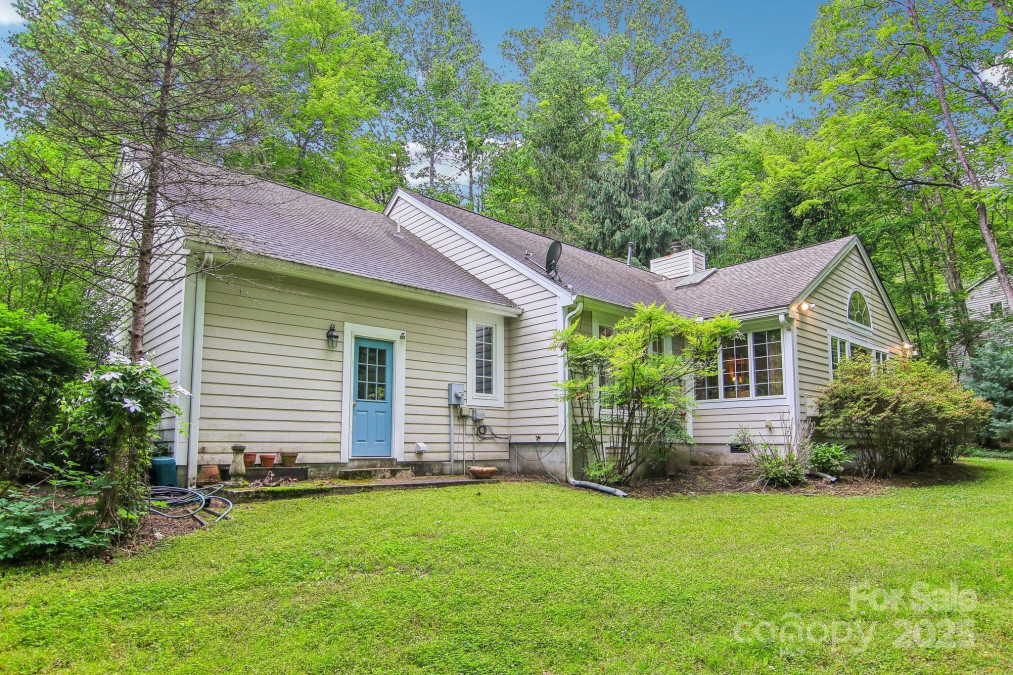 107 Camellia Way Hendersonville, NC 28739