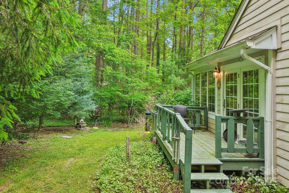 107 Camellia Way Hendersonville, NC 28739
