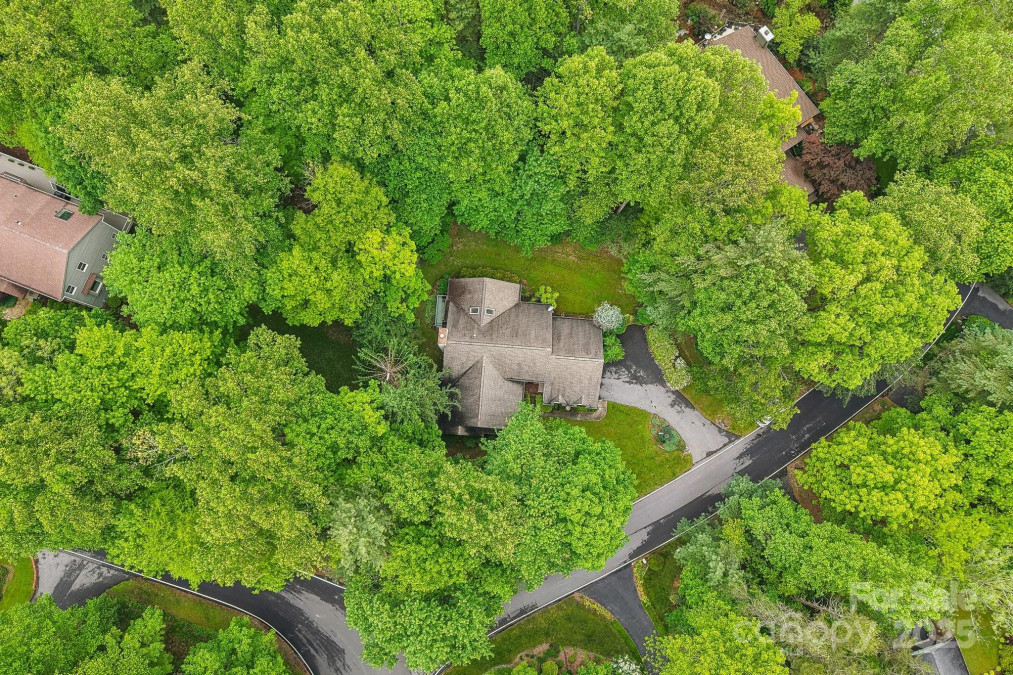 107 Camellia Way Hendersonville, NC 28739